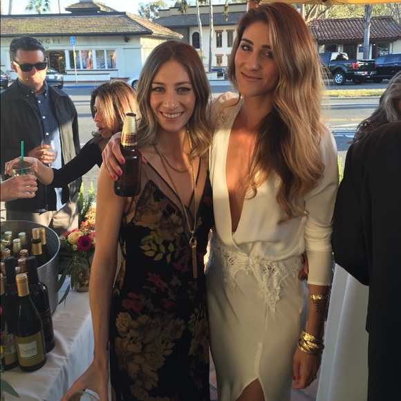 Meet your Posher, Megan - Picture 3 of 4